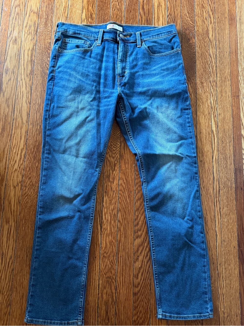 Signature by Levi Strauss Men’s Slim Straight Blue Jeans